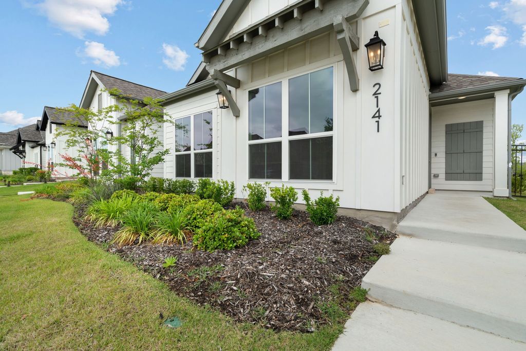 2141 Eastus Lane, Fort Worth, TX 76008