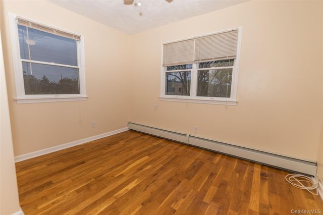 27 Park Place 2, Lynbrook, NY 11563