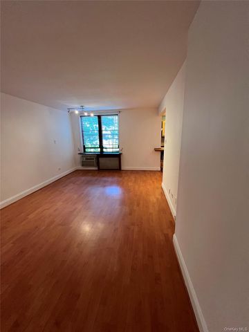 14050 Burden Crescent 2E, Briarwood, NY 11435