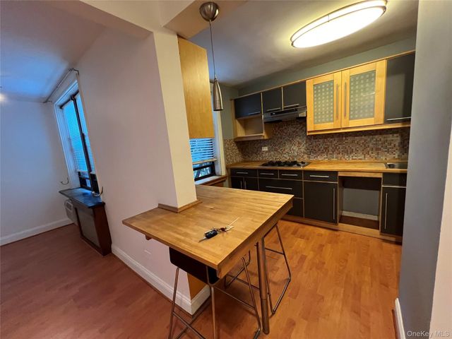 14050 Burden Crescent 2E, Briarwood, NY 11435