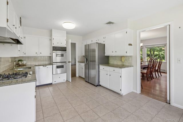 1055 Mamaroneck Avenue, White Plains, NY 10605