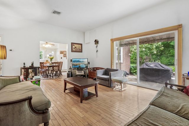 1055 Mamaroneck Avenue, White Plains, NY 10605