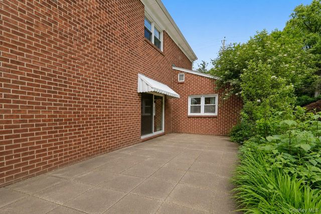 1055 Mamaroneck Avenue, White Plains, NY 10605