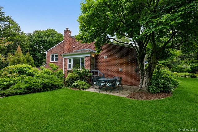 1055 Mamaroneck Avenue, White Plains, NY 10605