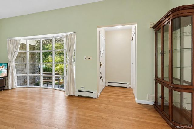 1055 Mamaroneck Avenue, White Plains, NY 10605