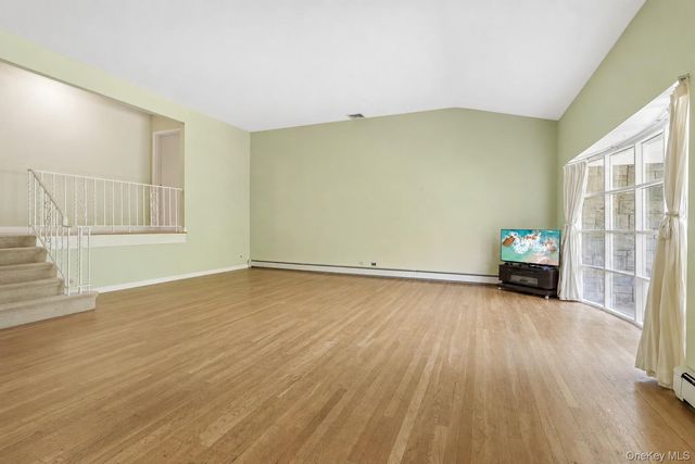 1055 Mamaroneck Avenue, White Plains, NY 10605