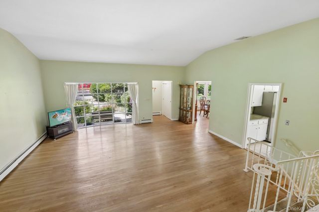 1055 Mamaroneck Avenue, White Plains, NY 10605