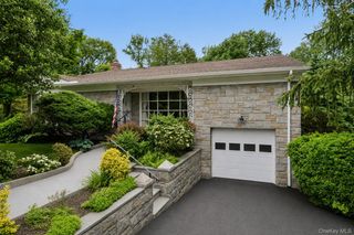 1055 Mamaroneck Avenue, White Plains, NY 10605