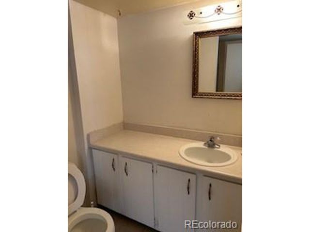 8060 E Girard Ave 711, Denver, CO 80231