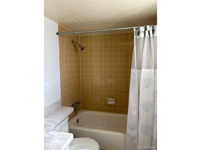 8060 E Girard Ave 711, Denver, CO 80231