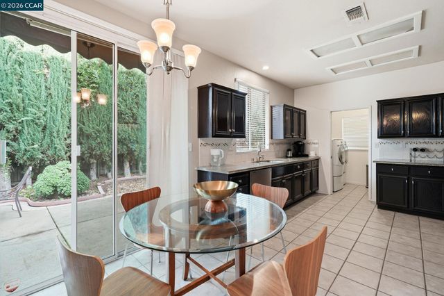 5683 Vintage Cir, Stockton, CA 95219