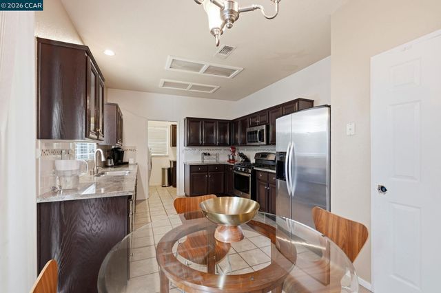 5683 Vintage Cir, Stockton, CA 95219