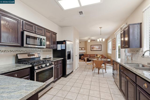 5683 Vintage Cir, Stockton, CA 95219