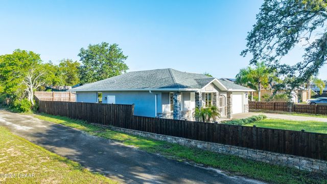 2010 Forest Avenue, Daytona Beach, FL 32119