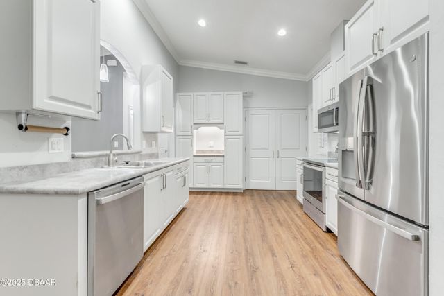 2010 Forest Avenue, Daytona Beach, FL 32119
