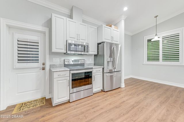 2010 Forest Avenue, Daytona Beach, FL 32119