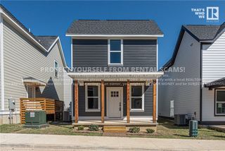 1018 S Laramie Heights, Fayetteville, AR 72704