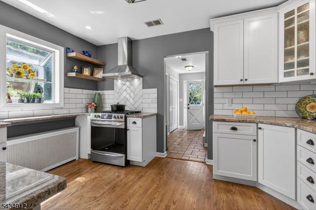 70 Berkley Ave, Woodbridge Twp., NJ 07067