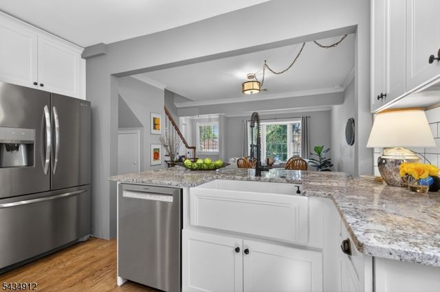 70 Berkley Ave, Woodbridge Twp., NJ 07067