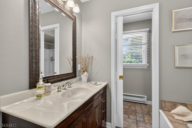 70 Berkley Ave, Woodbridge Twp., NJ 07067