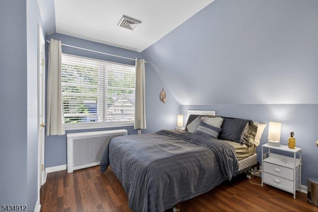 70 Berkley Ave, Woodbridge Twp., NJ 07067