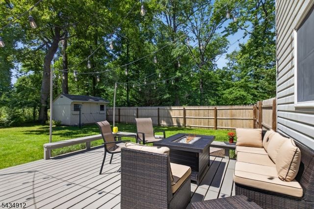 70 Berkley Ave, Woodbridge Twp., NJ 07067