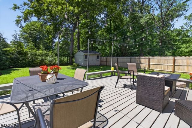 70 Berkley Ave, Woodbridge Twp., NJ 07067