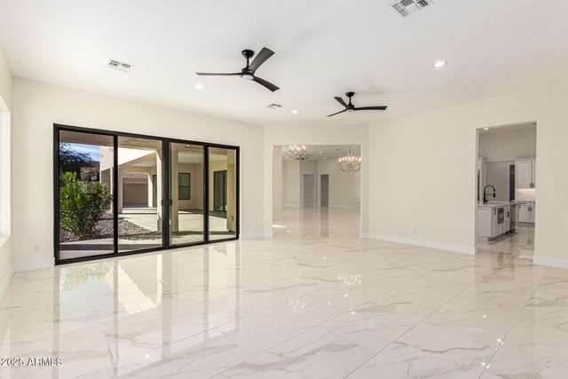 9357 W CANYON VERDE Drive, Casa Grande, AZ 85194