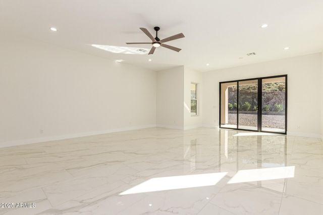 9357 W CANYON VERDE Drive, Casa Grande, AZ 85194