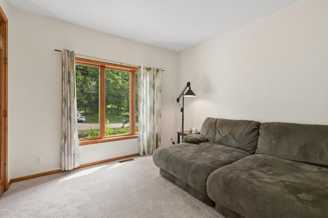 1540 Viewcrest Lane, Burnsville, MN 55337