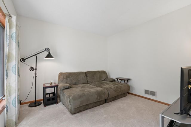1540 Viewcrest Lane, Burnsville, MN 55337