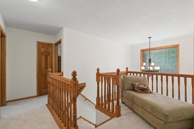 1540 Viewcrest Lane, Burnsville, MN 55337