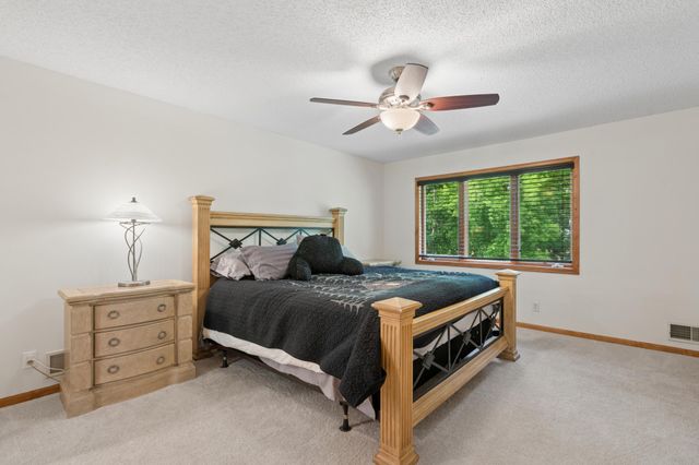 1540 Viewcrest Lane, Burnsville, MN 55337