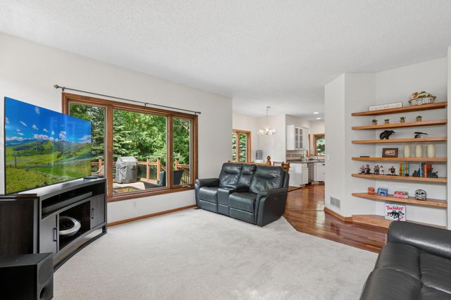 1540 Viewcrest Lane, Burnsville, MN 55337