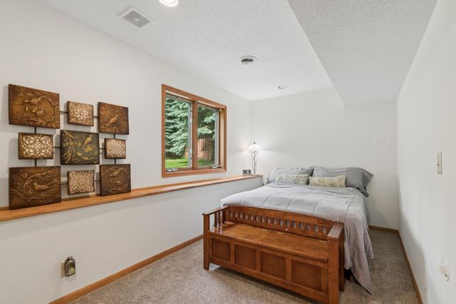 1540 Viewcrest Lane, Burnsville, MN 55337