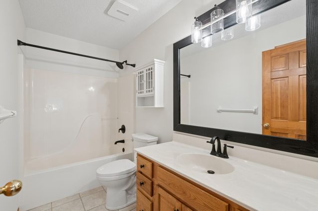 1540 Viewcrest Lane, Burnsville, MN 55337