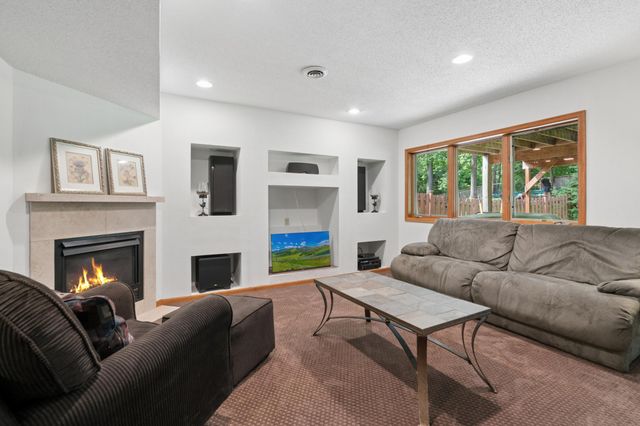 1540 Viewcrest Lane, Burnsville, MN 55337