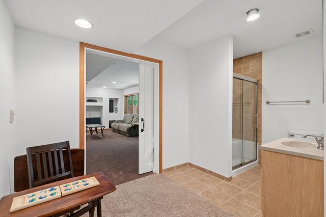 1540 Viewcrest Lane, Burnsville, MN 55337