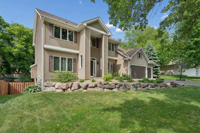 1540 Viewcrest Lane, Burnsville, MN 55337