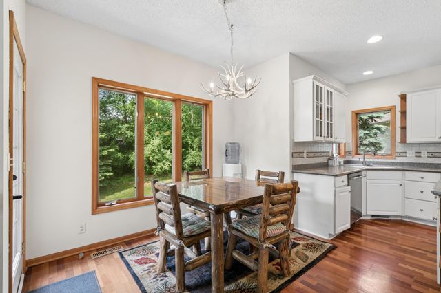 1540 Viewcrest Lane, Burnsville, MN 55337