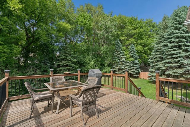 1540 Viewcrest Lane, Burnsville, MN 55337