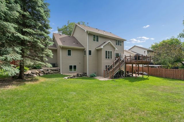 1540 Viewcrest Lane, Burnsville, MN 55337
