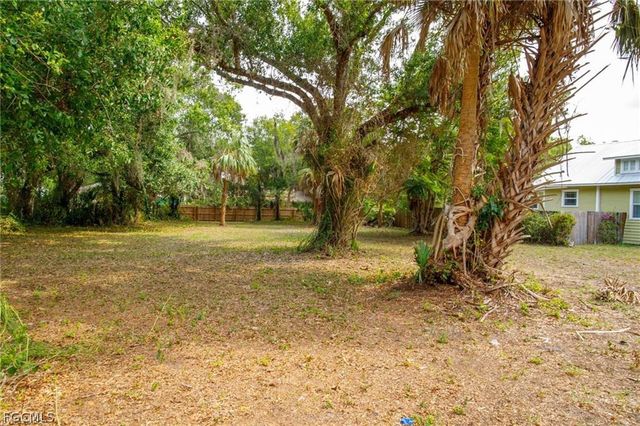 2753 2nd ST, Fort Myers, FL 33916