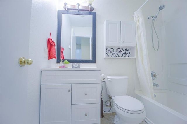 9611 Prairie Dog Run, Sugar Land, TX 77498