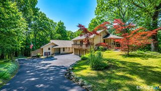 42 Cedar Lane, Oxford, CT 06478