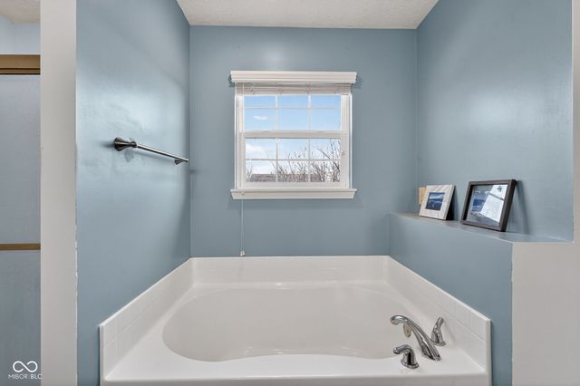 14386 Sherbrooke Drive, Mccordsville, IN 46055