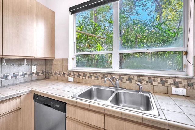 2940 Oslo Ave, Cooper City, FL 33026