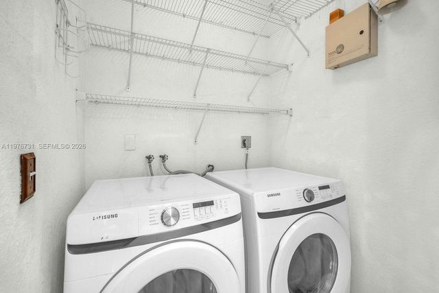 2940 Oslo Ave, Cooper City, FL 33026