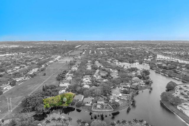 2940 Oslo Ave, Cooper City, FL 33026