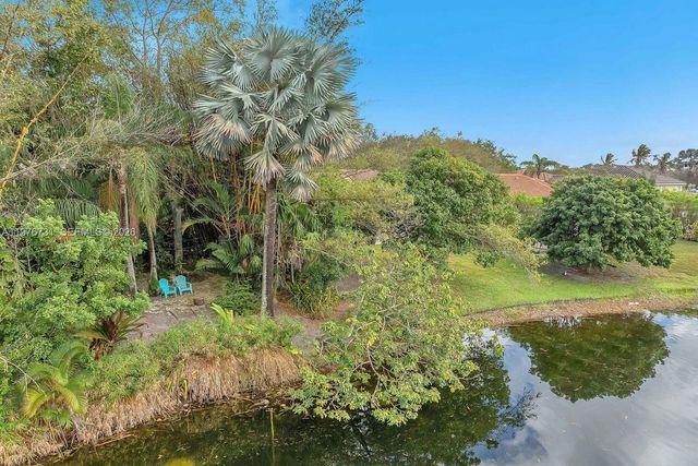 2940 Oslo Ave, Cooper City, FL 33026